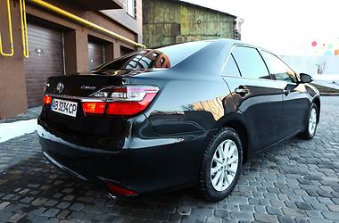 Седан Toyota Camry 2016 в Киеве