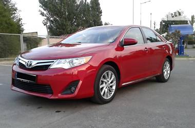 Седан Toyota Camry 2013 в Днепре