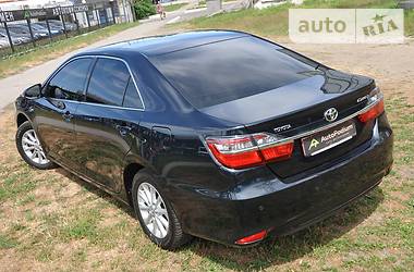 Седан Toyota Camry 2015 в Николаеве