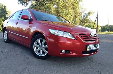 Седан Toyota Camry 2007 в Кременчуге