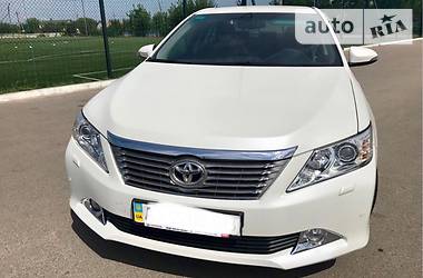 Седан Toyota Camry 2014 в Киеве