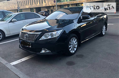 Седан Toyota Camry 2013 в Харькове