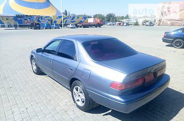 Седан Toyota Camry 2000 в Одессе