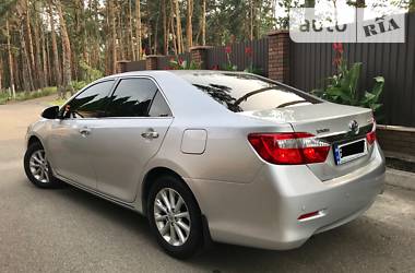 Седан Toyota Camry 2013 в Киеве