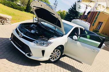 Седан Toyota Camry 2016 в Днепре