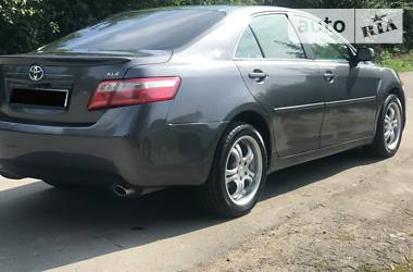 Седан Toyota Camry 2009 в Ровно