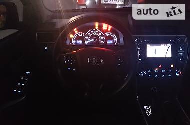 Седан Toyota Camry 2015 в 
