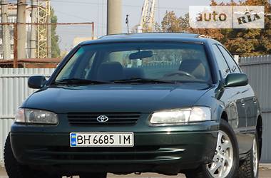 Седан Toyota Camry 2000 в Одессе