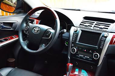 Седан Toyota Camry 2012 в Днепре