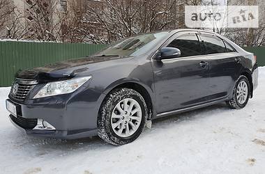 Седан Toyota Camry 2014 в Тернополе