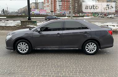 Седан Toyota Camry 2013 в Тернополе