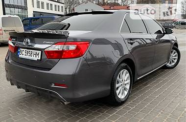 Седан Toyota Camry 2013 в Тернополе