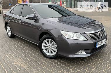 Седан Toyota Camry 2013 в Тернополе