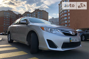 Седан Toyota Camry 2013 в Киеве