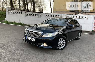 Седан Toyota Camry 2013 в Каменском