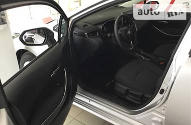 Седан Toyota Camry 2019 в 