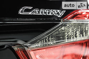 Седан Toyota Camry 2012 в Днепре