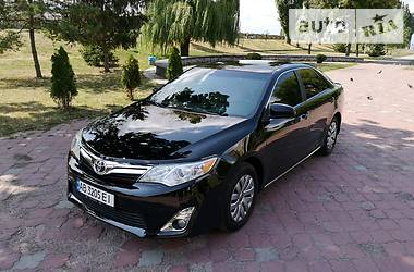 Седан Toyota Camry 2013 в Виннице