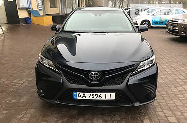 Седан Toyota Camry 2018 в 