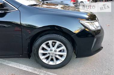 Седан Toyota Camry 2015 в Киеве