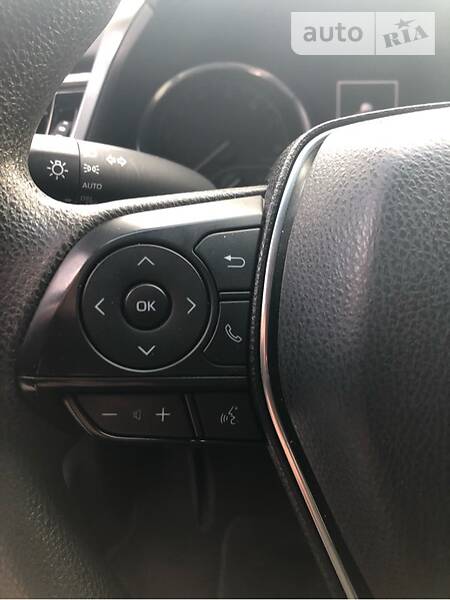 Седан Toyota Camry 2018 в Львові