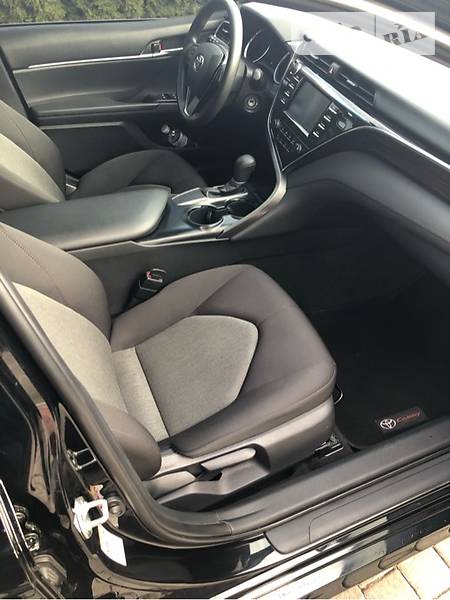 Седан Toyota Camry 2018 в Львові