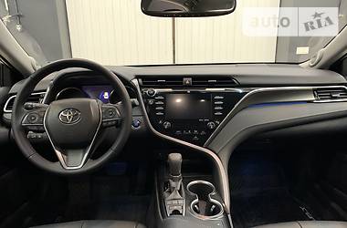 Седан Toyota Camry 2017 в Виннице
