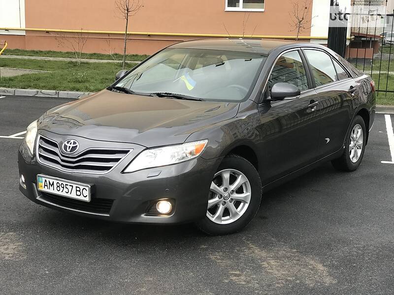 Седан Toyota Camry 2011 в Киеве