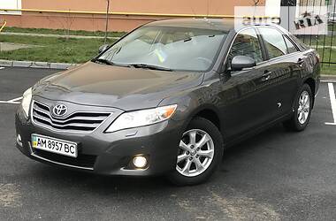 Седан Toyota Camry 2011 в Киеве