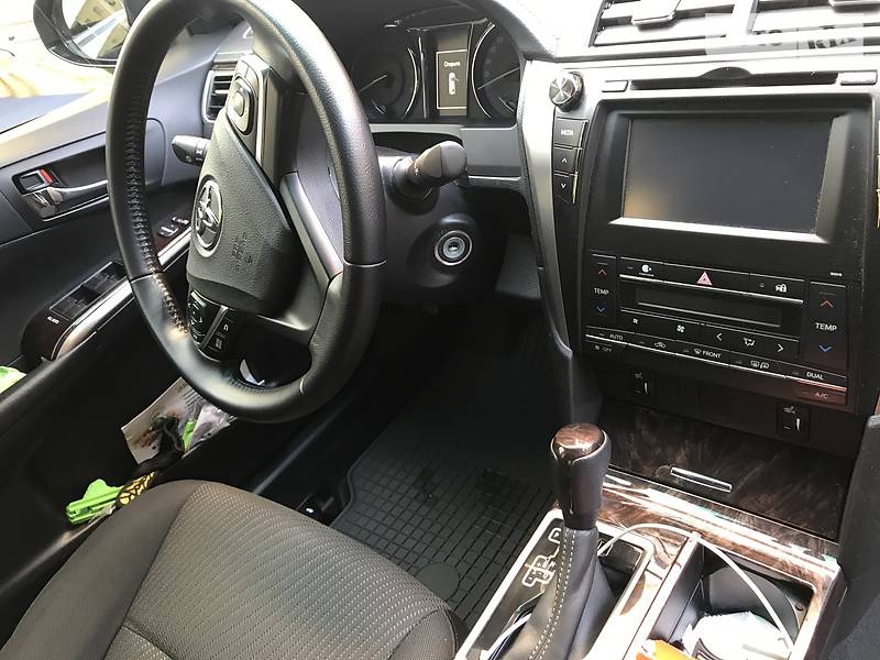 Седан Toyota Camry 2016 в Києві