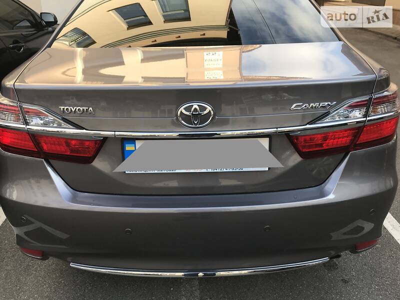 Седан Toyota Camry 2016 в Києві