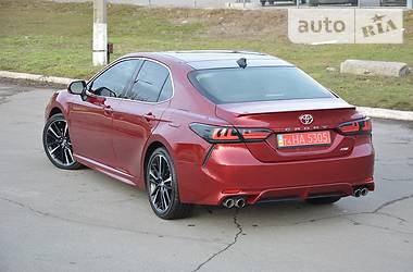 Седан Toyota Camry 2017 в 