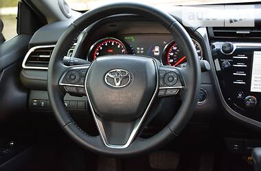 Седан Toyota Camry 2017 в 