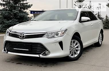 Toyota Camry 2015