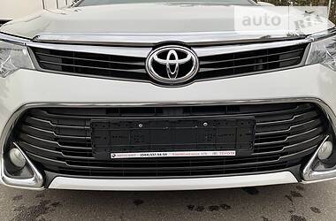 Седан Toyota Camry 2015 в Киеве