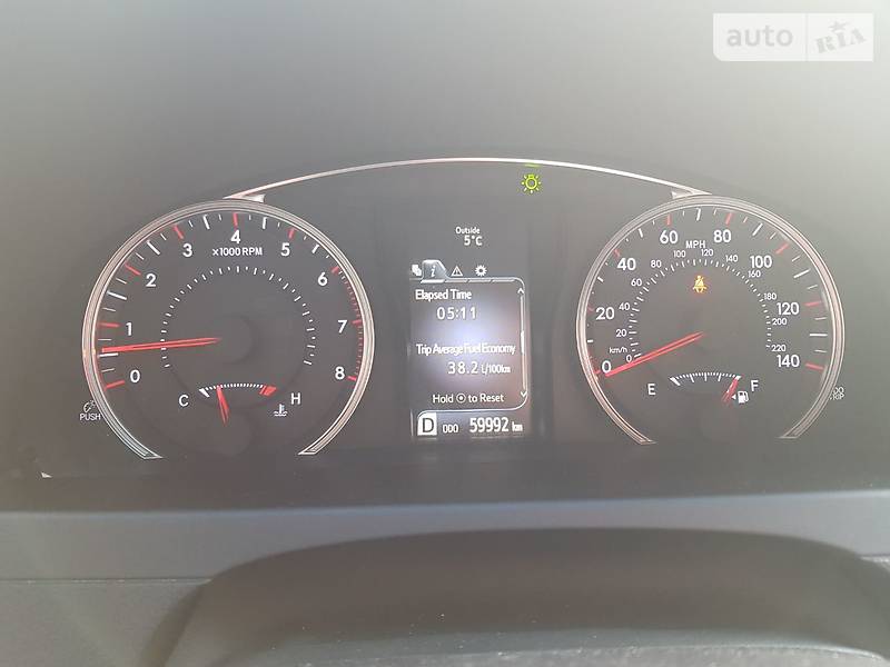 Седан Toyota Camry 2016 в Києві