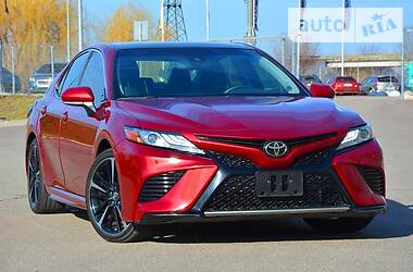 Седан Toyota Camry 2017 в 