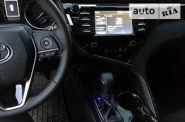 Седан Toyota Camry 2019 в 