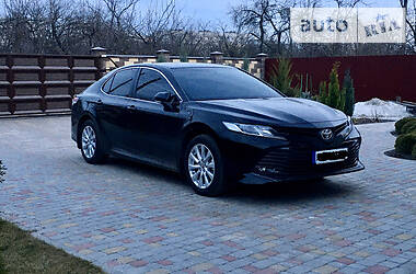 Седан Toyota Camry 2019 в 