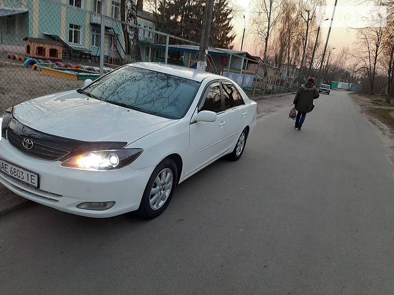 Седан Toyota Camry 2004 в 