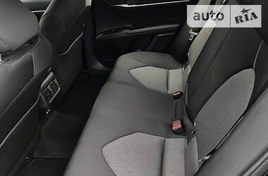 Седан Toyota Camry 2019 в 