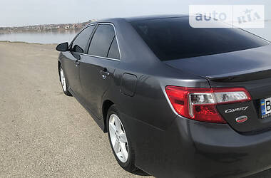 Седан Toyota Camry 2014 в 