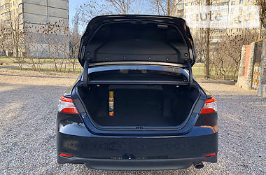 Седан Toyota Camry 2018 в 