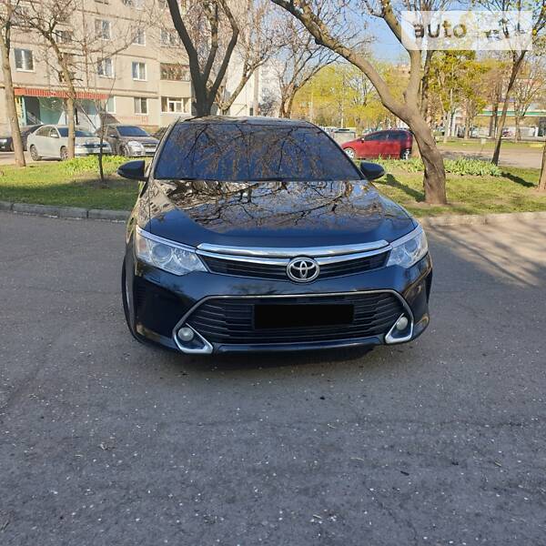 Седан Toyota Camry 2015 в 