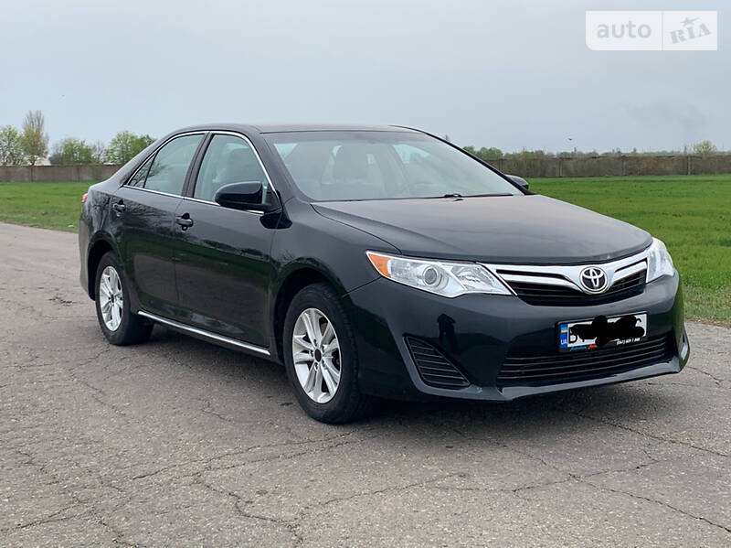 Седан Toyota Camry 2013 в 