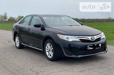 Седан Toyota Camry 2013 в 