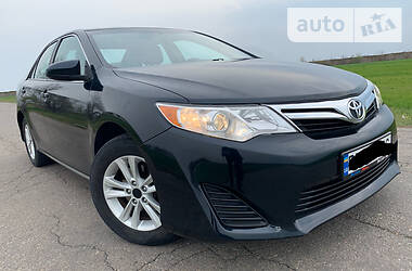 Седан Toyota Camry 2013 в 