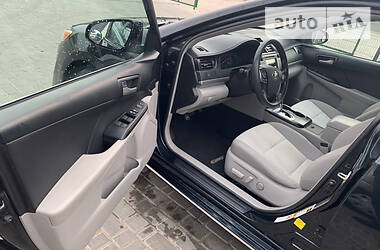 Седан Toyota Camry 2013 в 