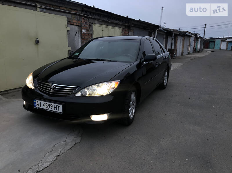 Седан Toyota Camry 2004 в Києві