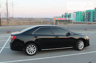 Седан Toyota Camry 2014 в 